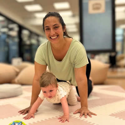 מדריכת עיסוי תינוקות